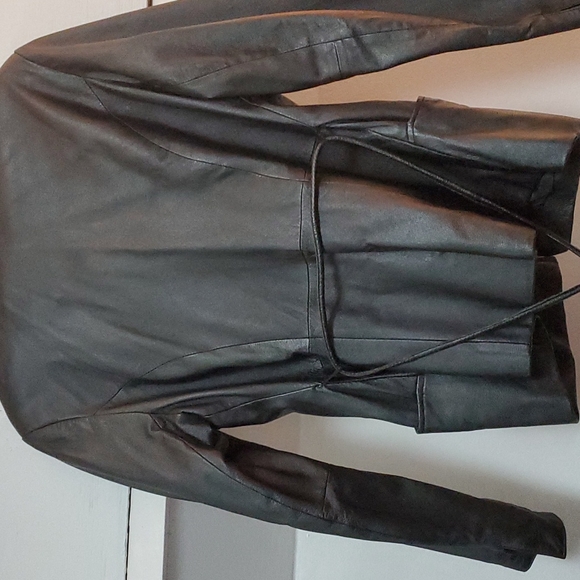 **Woman's leather jacket - Picture 4 of 4